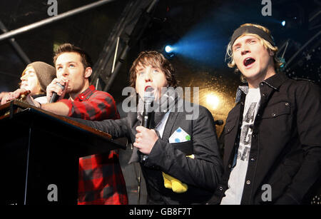 McFly Switch on Regent Street Christmas Lights - London. McFly schaltet die Regent Street-Weihnachtsbeleuchtung im Londoner West End ein Stockfoto