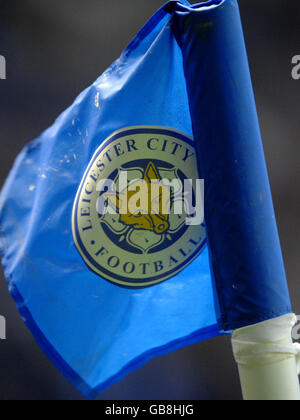 Gesamtansicht einer Eckflagge von Leicester City mit Logo Ein Stockfoto