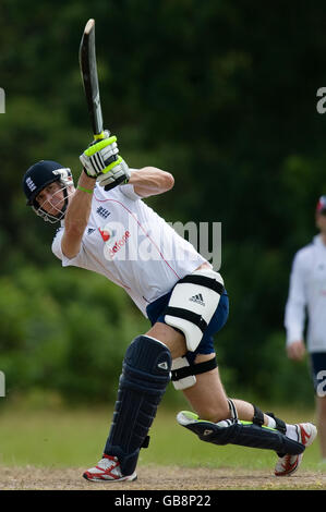 Cricket - Stanford Super Series - England Nets Session - Falmouth Cricket Ground. Der englische Kapitän Kevin Pietersen während einer Nets-Session auf dem Falmouth Cricket Ground in Antigua. Stockfoto