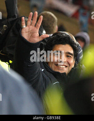 Fußball - Tennent's International Challenge - Schottland / Argentinien - Hampden Park. Argentinien-Manager Diego Maradona vor dem Tennent's International Challenge-Spiel im Hampden Park, Glasgow. Stockfoto