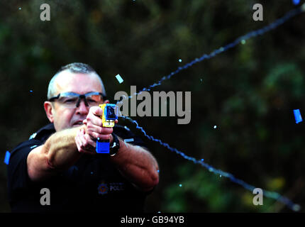 Taser Elektroschocker demonstration Stockfoto