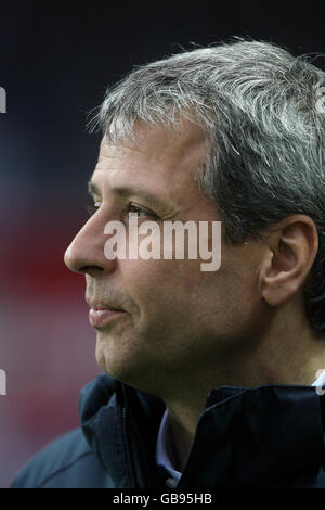 Fußball - Deutsche Bundesliga - Hertha Berlin / Hamburg SV - Olympiastadion. Hertha Berlin Cheftrainer Lucien Favre Stockfoto