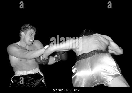 Boxen - Heavy-Weight Division - Billy Walker V Johnny Prescott - Wembley Pool - 1963 Stockfoto