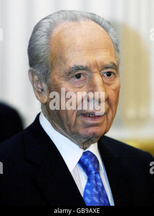 Der israelische Präsident Shimon Peres hält eine Rede im Mansion House in London, nachdem er die Ehrendoktorwürde vom Kings' College in London erhalten hatte. Stockfoto