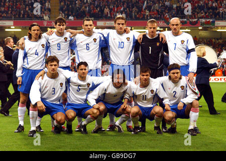 Fußball - Europameisterschaft 2004 Play-Off - zweite Etappe - Wales gegen Russland. Russland-Teamgruppe Stockfoto