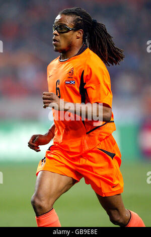 Fußball - Europameisterschaft 2004 Play-Off - zweite Etappe - Holland gegen Schottland. Edgar Davids, Holland Stockfoto