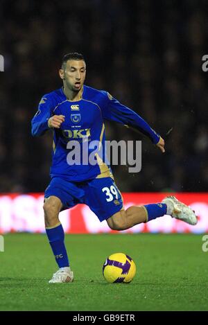 Fußball - UEFA Cup - Gruppe E - Portsmouth / AC Mailand - Fratton Park. Nadir Belhadj, Portsmouth Stockfoto