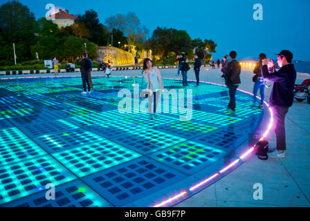 Pozdrav Suncu, Gruß an die Sonne, gemacht von 300 Glasplatten, Zadar, Dalmatien, Nordkroatien Stockfoto