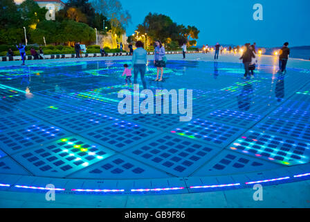 Pozdrav Suncu, Gruß an die Sonne, gemacht von 300 Glasplatten, Zadar, Dalmatien, Nordkroatien Stockfoto