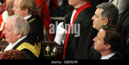 Der Sprecher des Unterhauses, Michael Martin (links), steht vor Premierminister Gordon Brown (oben rechts) und dem Führer der Konservativen, David Cameron (unten rechts), bei der Eröffnung des US-Bundesstaates, im Parlament, Westminster, London. Stockfoto