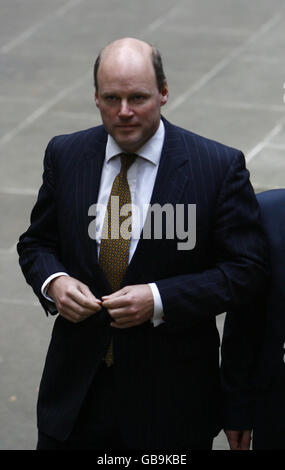 RBS-NGM. Stephen Hester, Non-Executive Director der Royal Bank of Scotland, kommt bei der RBS-Hauptversammlung in Edinburgh an. Stockfoto