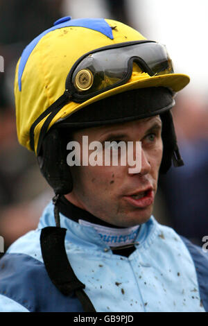 Pferderennen - Wetherby Racecourse. Graham Lee, Jockey Stockfoto