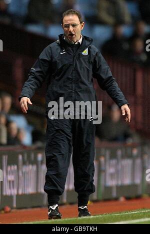 Fußball - UEFA Cup - Gruppe F - Aston Villa / MSK Zilina - Villa Park. Martin O'Neill, Manager der Aston Villa Stockfoto