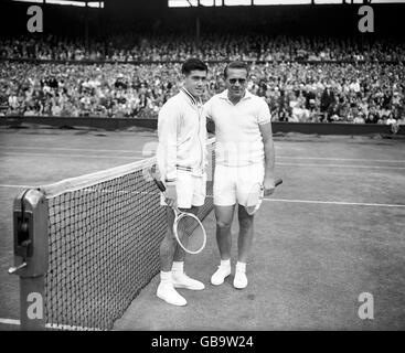 Tennis - Wimbledon Championships 1954 - All England Club - Herren Einzel Finale - Jaroslav Drobny V Ken Rosewall Stockfoto