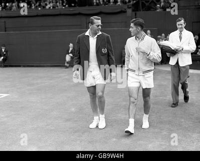 Tennis - Wimbledon Championships 1954 - All England Club - Herren Einzel Finale - Jaroslav Drobny V Ken Rosewall Stockfoto