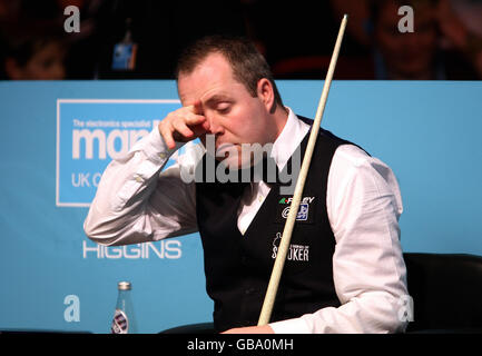 John Higgins im Viertelfinalspiel während der Maplin UK Championship im International Centre, Telford. Stockfoto