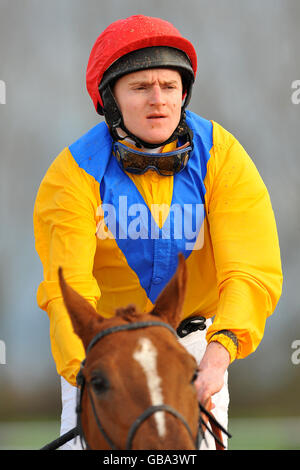 Pferderennen - Southwell Racecourse. Liam Keniry, Jockey Stockfoto