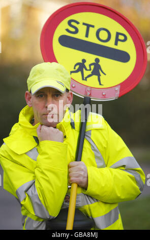 Schulübergang Patrouillenoffizier Kevin Simpson, in Southampton. Stockfoto