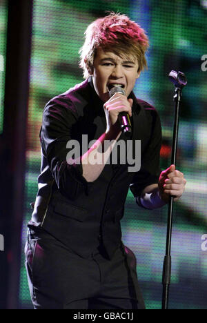 Cheerleos Childline Concert - Dublin. Eoghan Quigg tritt während des Cheerios Childline Concert im O2 in Dublin auf. Stockfoto