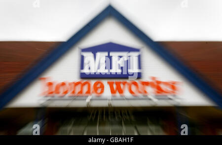 Eine allgemeine Ansicht des MFI-Stores in Ashford, Kent, wie das Unternehmen Administratoren genannt hat. Stockfoto