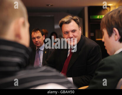 Der Staatssekretär für Kinder Ed Balls bei einem Besuch der jährlichen Jugendjustizkonferenz in Harrogate. Stockfoto