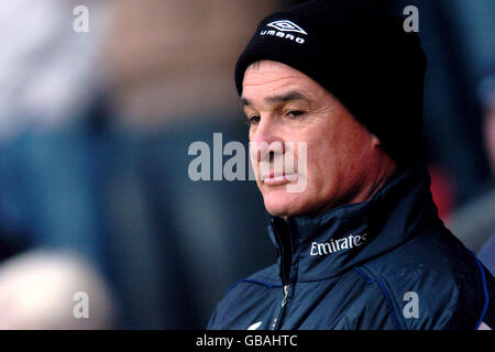 Chelseas Manager Claudio Ranieri beobachtet sein Team im Kampf gegen das Southampton Stockfoto