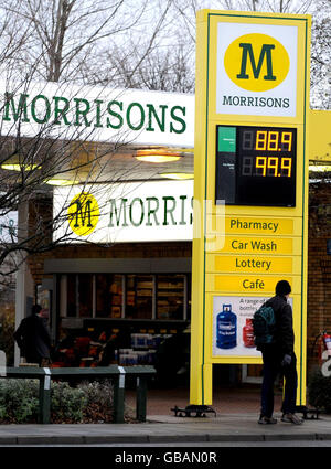 Morrisons Kürzungen Dieselpreis Stockfoto