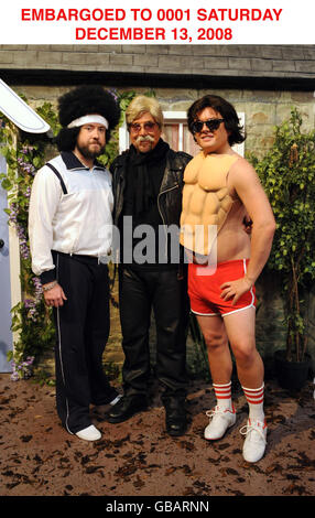 (Von links nach rechts) Justin Lee Collins, Tom Jones und Alan Carr während der Dreharbeiten zum Sunday Night Project. Die Show wird auf Channel 4, Sonntag, 14. Dezember @ 2200 übertragen. Stockfoto