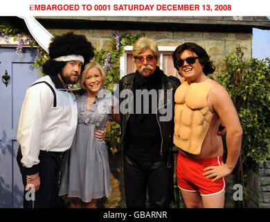 Sonntag Nacht Projekt - Tom Jones und Suzanne Shaw Stockfoto