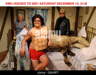 Sonntag Nacht Projekt - Tom Jones und Suzanne Shaw Stockfoto