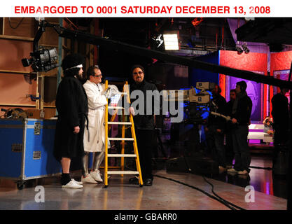 Sonntag Nacht Projekt - Tom Jones und Suzanne Shaw Stockfoto