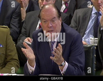 Verteidigungsminister Quentin Davies spricht vor dem Verteidigungsausschuss des Unterhauses im Londoner Unterhaus. Stockfoto