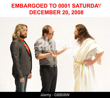 (Von links nach rechts) Justin Lee Collins, Alan Carr und Simon Pegg als Jesus während der Dreharbeiten zum Sunday Night Project Christmas Special. Die Show wird auf Channel 4, Sonntag, 21. Dezember 2008 @2100 übertragen. Stockfoto