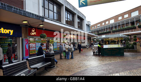 Außenansicht des hinteren Eingangs zum Woolworths-Geschäft in Sutton Coldfield. Stockfoto