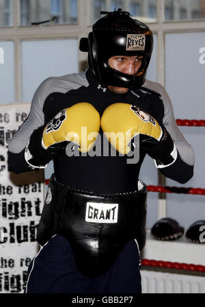 Boxen-Darren Sutherland Media Work Out - Real Fight Club Stockfoto