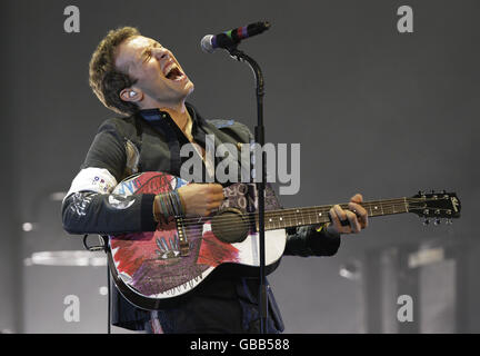 . . Chris Martin von Coldplay spielt auf der Bühne der O2 Arena in London. Stockfoto