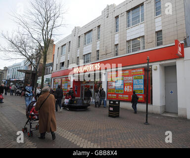 Woolworths Laden in Wellingborough kurz vor Schließung. Woolworths, 42-46 Abington Street, Northampton. Northamptonshire. NNN1 2AZ Stockfoto