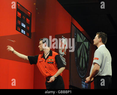 Dart - Ladbrokes.com WM - Viertelfinale - Alexandra Palace Stockfoto