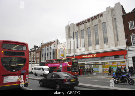 Ein Woolworths-Laden in der Brixton Road 457-461, Brixton, London, SW9 8HJ. Stockfoto