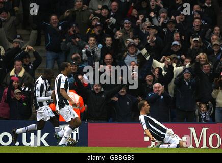 Fußball - Barclays Premier League - West Bromwich Albion gegen Tottenham Hotspur - The Hawthorns. Roman Bednar (r) von West Bromwich Albion feiert nach dem ersten Tor Stockfoto