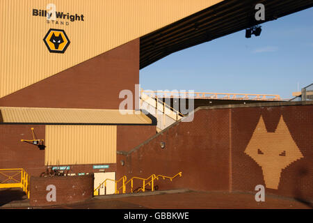 Der Billy Wright steht auf Molineux, dem Zuhause von Wolverhampton Wanderer Stockfoto