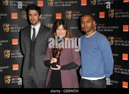 Die 2009 Orange Rising Star Nominierten werden im BAFTA HQ, Piccadilly, Central London, bekannt gegeben. Einer der Richter, Kelly MacDonald (Mitte) Posen mit Toby Kebbbell (links) und Noel Clarke (rechts), die die Nominee-Liste zusammen mit Michael Cera, Michael Fassbender und Rebecca Hall. Stockfoto