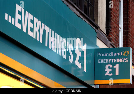 Umsätze steigen bei Poundland Stockfoto