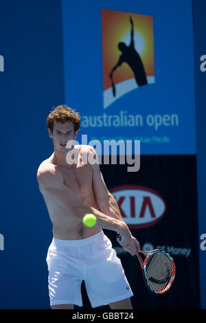 Der britische Andy Murray übt während der Australian Open 2009 im Melbourne Park, Melbourne, Australien. Stockfoto