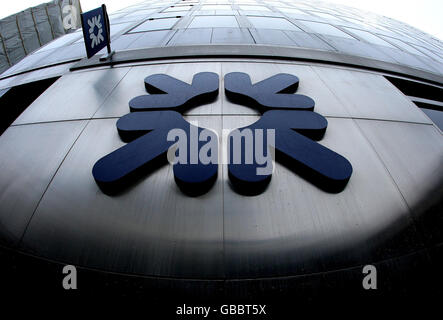 Wirtschaftskrise. Das RBS-Logo vor einer Zweigstelle der Royal Bank of Scotland in der Threadneedle Street, London. Stockfoto