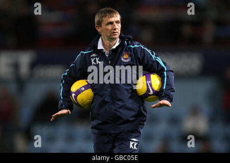 Fußball - Barclays Premier League - West Ham United / Aston Villa - Upton Park. Kevin Keen, Trainer von West Ham United Stockfoto