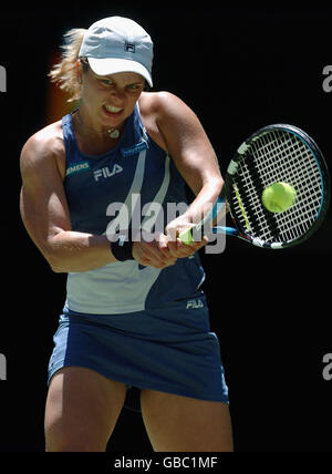 Tennis - Australian Open 2004 - Finale der Frauen. Kim Clijsters aus Belgien in Aktion Stockfoto