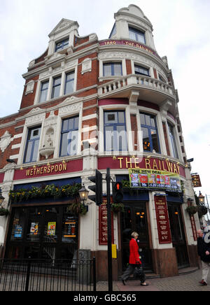 Ein öffentliches Haus von JD Wetherspoon in Putney im Südwesten Londons. Stockfoto