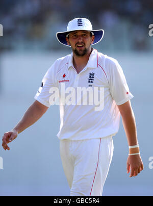 Cricket - erster Test - Tag zwei - Indien gegen England - M. A. Chidambaram Stadium - Chennai - Indien. Steve Harmion, England Stockfoto