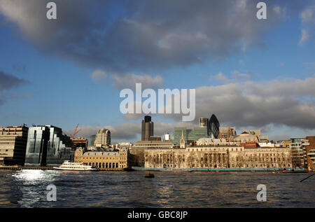 Londoner Aktien. Ein generisches Stockbild von südlich der Themse in Richtung City of London. Stockfoto